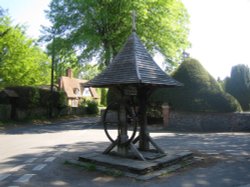 The 19th century well in Kidmore End Wallpaper