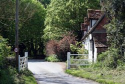 The gated entrance to Marsh Baldon Wallpaper