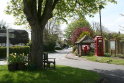 The village centre in West Hagbourne (2) Wallpaper