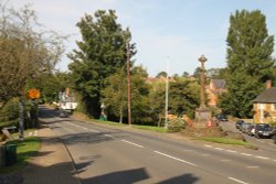 High Street, Bloxham and the war memorial Wallpaper