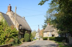 Period cottages in Main Street, Duns Tew Wallpaper