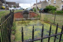 St. George's Spring and the Town Well in Hethe Wallpaper