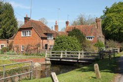 The River Pang at Bradfield Wallpaper