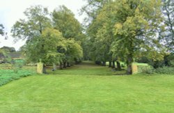 Hidcote Manor Garden Wallpaper
