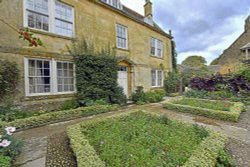 Hidcote Manor Wallpaper