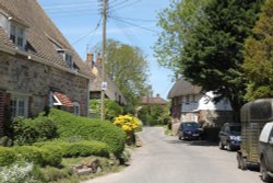 The pretty little village of Ogbourne St. Andrew Wallpaper