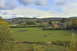 View from the GWR Heritage Railway approaching Broadway Wallpaper
