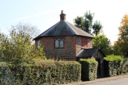 The old toll house in Tidmarsh Wallpaper