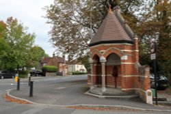 The Victorian drinking fountain in Woolhampton Wallpaper
