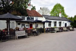 The Four Horseshoes Pub & Dining Room on Windsor Road Wallpaper
