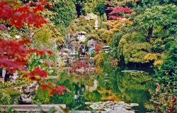 Compton Acres Garden Wallpaper