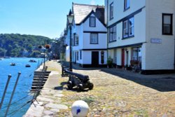 Bayards Cove in Dartmouth Wallpaper