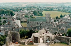 Corfe Castle village Wallpaper