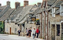 Corfe Castle village Wallpaper