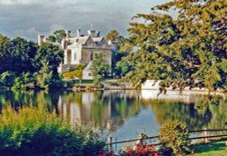 Beaulieu Palace House Grounds Wallpaper