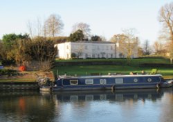 Narrow boat Wallpaper