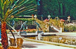 Compton Acres Garden Wallpaper