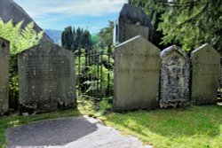 William Wordsworth's Family Grave in Grasmere Wallpaper