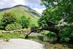 Packhorse Bridge Over the River Irt at Wasdale Head Wallpaper