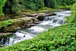 Aysgarth Lower Falls Wallpaper