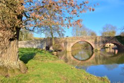 Bridge on the River Teme at Bromfield. Wallpaper