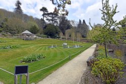Riverhill Himalayan Garden Wallpaper
