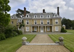 Woolbeding Garden Wallpaper