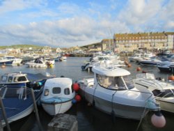 West Bay harbour day time Wallpaper