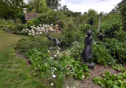 Borde Hill Garden Wallpaper