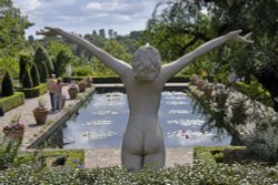 Borde Hill Garden Wallpaper