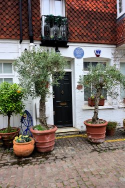 Agatha Christie Lived in This Mews House in Cresswell Place, South Kensington