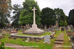 War Memorial in St Saviour's Churchyard, Coalpit Heath, Gloucestershire 2021 Wallpaper