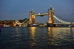 Evening View of Tower Bridge Wallpaper