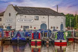 Canal basin, Stourport-on-Severn Wallpaper