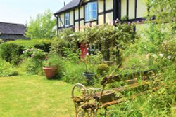 Country Cottage in Broome. Wallpaper