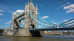 Tower Bridge on a sunny day Wallpaper