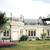 A shopping pavillion / cafe in Torquay