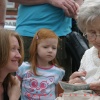 Stan Laurel statue - Nancy with admirers