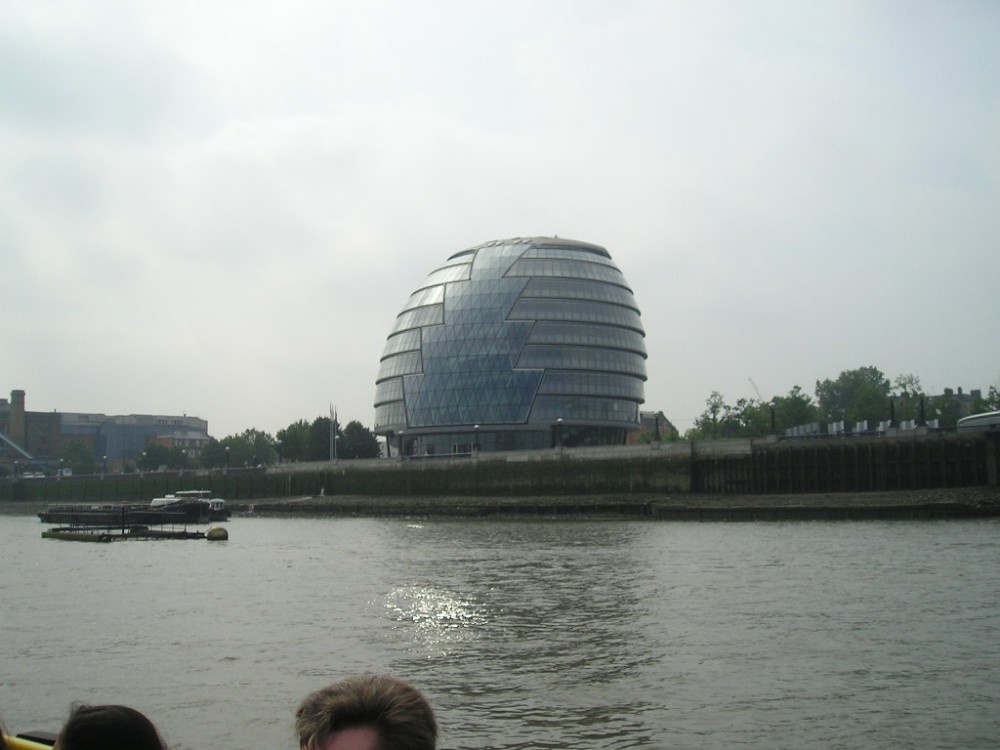 Thames + City Hall