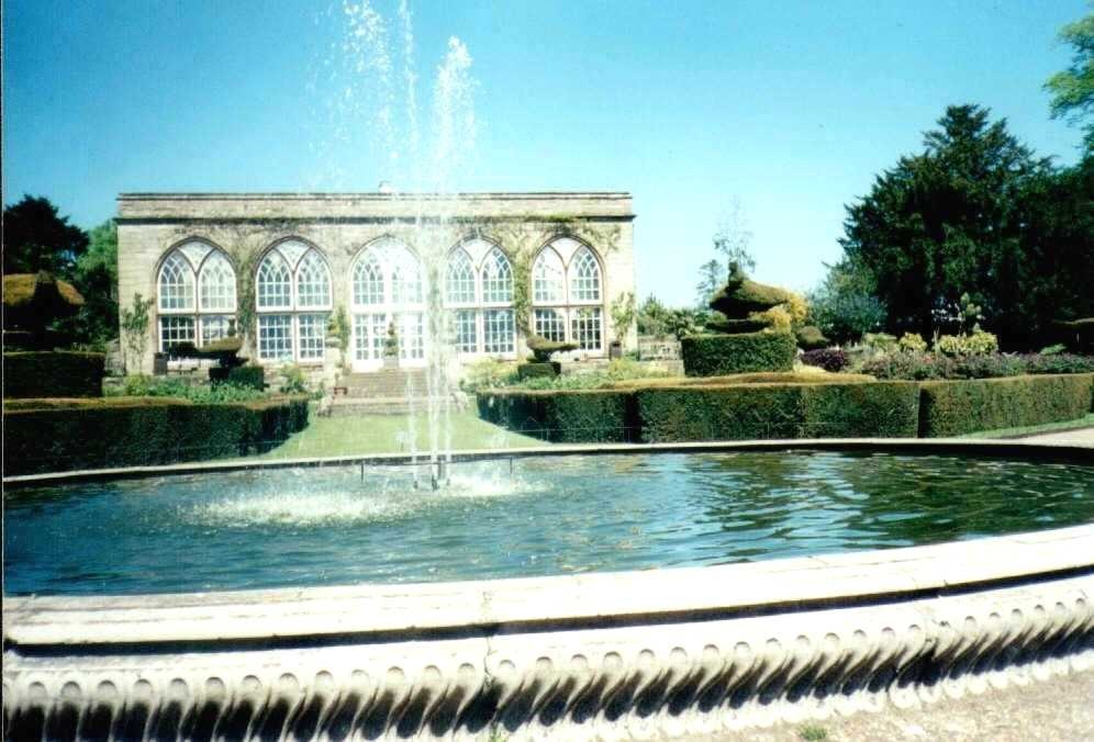 Warwick Castle - Peacock Garden