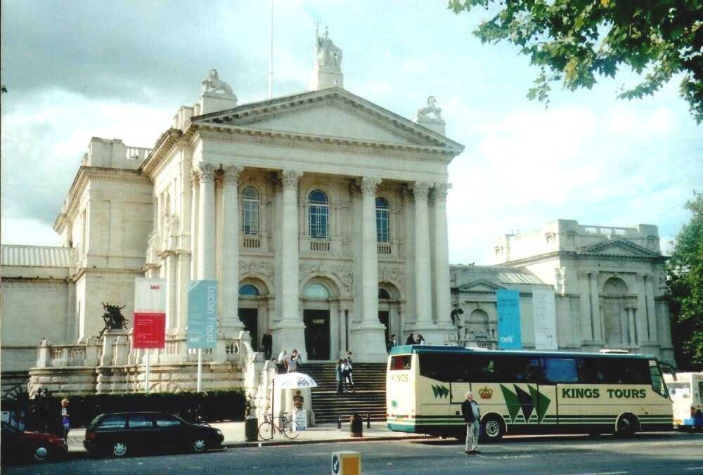 London - Tate Gallery, Sept 2002