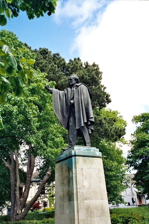 Cardiff - Gorsedd Gardens, Lloyd George Statue