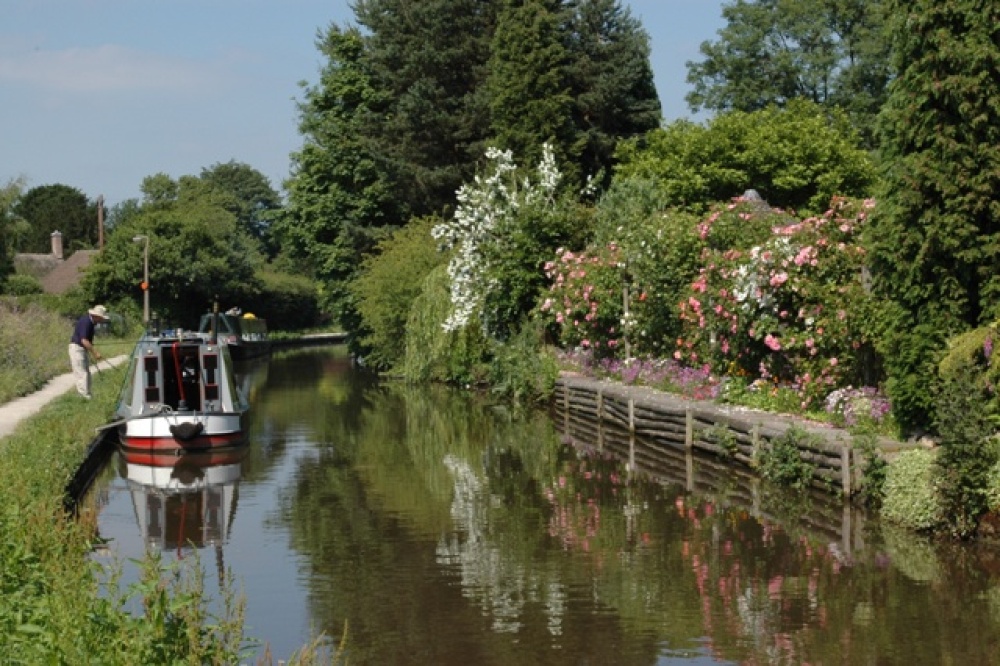 Trent and Mersey Canal, Alrewas, Staffordshire