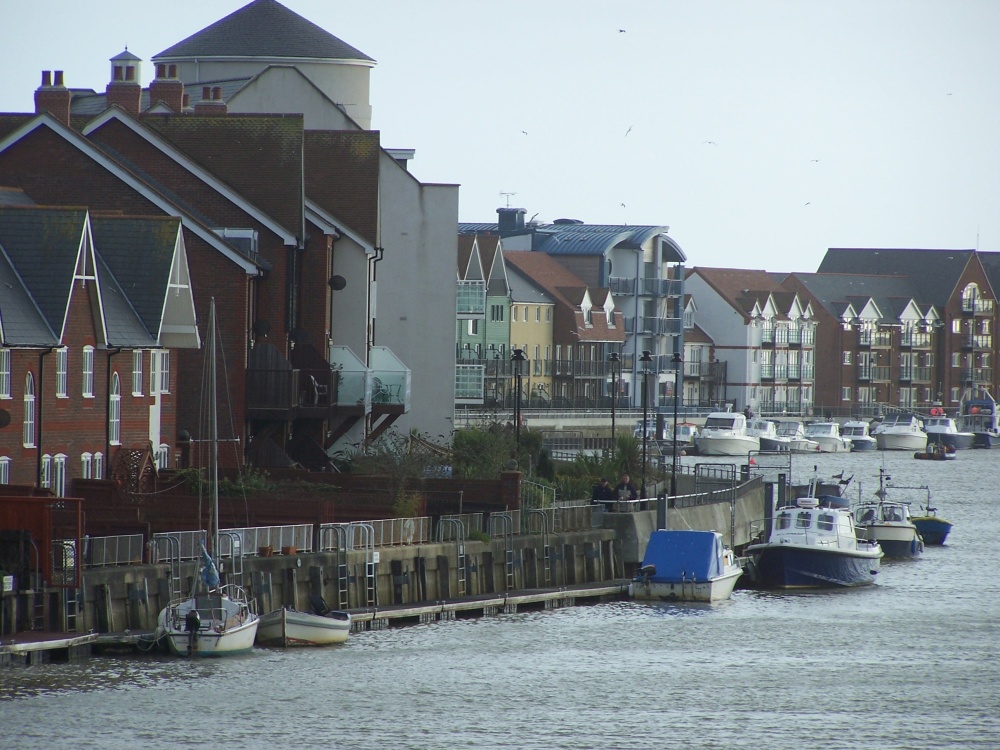The east bank of the river Arun in Littlehampton, West Sussex. looking south. Taken 6th Jan 2007