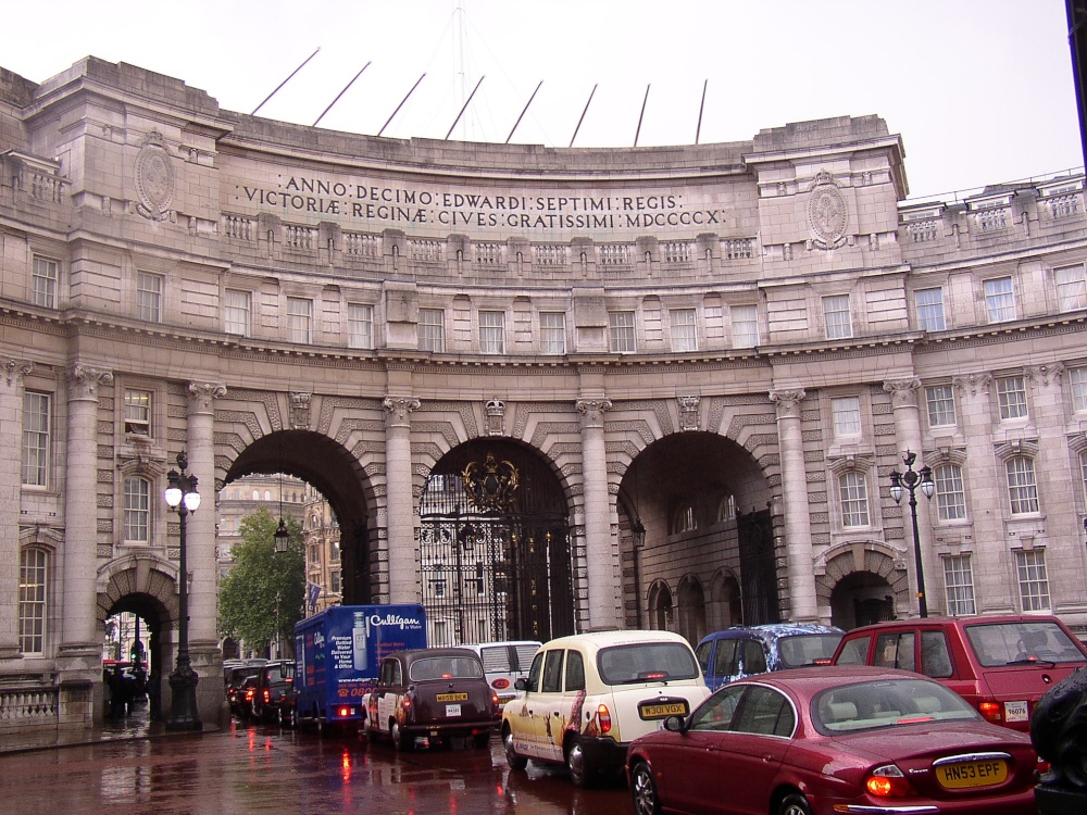 Admiralty Arch from The Mall, London 2004