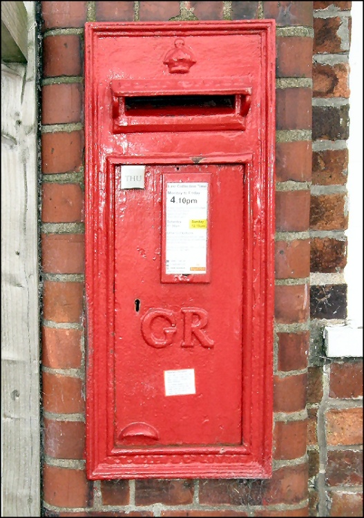 George V Postbox, East Keal, Lincolnshire