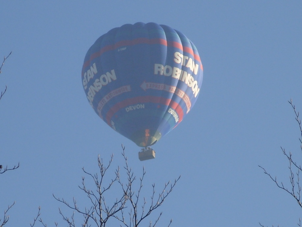 Balloon ride over Hallow