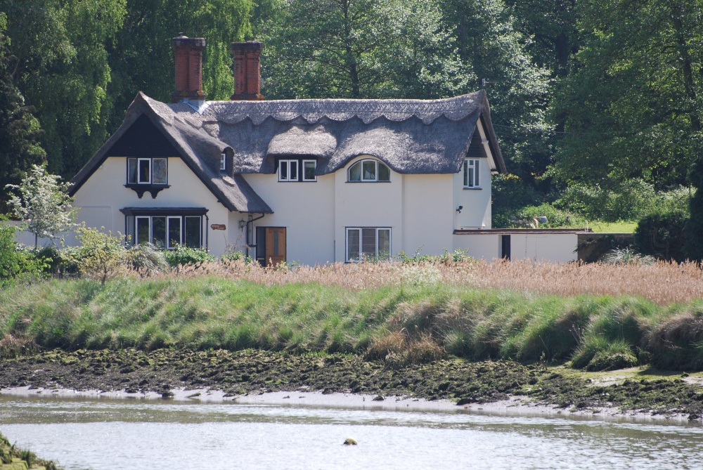 Cottage by the River Deben