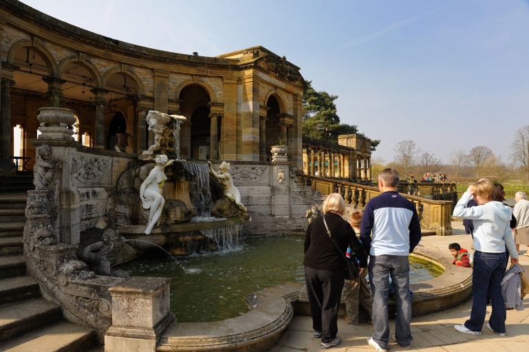 Hever Castle - Italian Gardens and Water Fountain