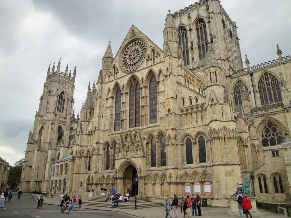 York Minster, too large for a simple camera